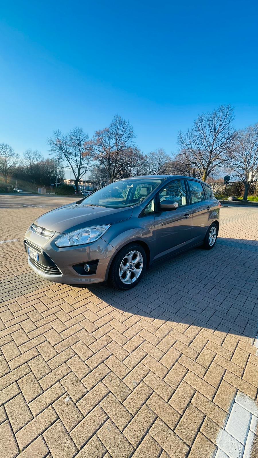 La Ford C-Max di Tavares Autonoleggio