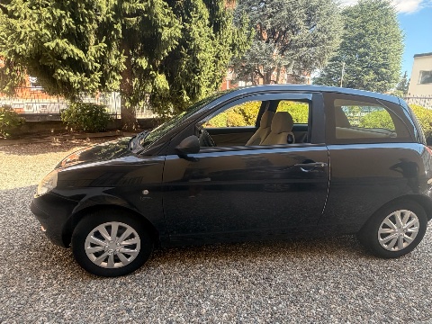Lancia Ypsilon Nera