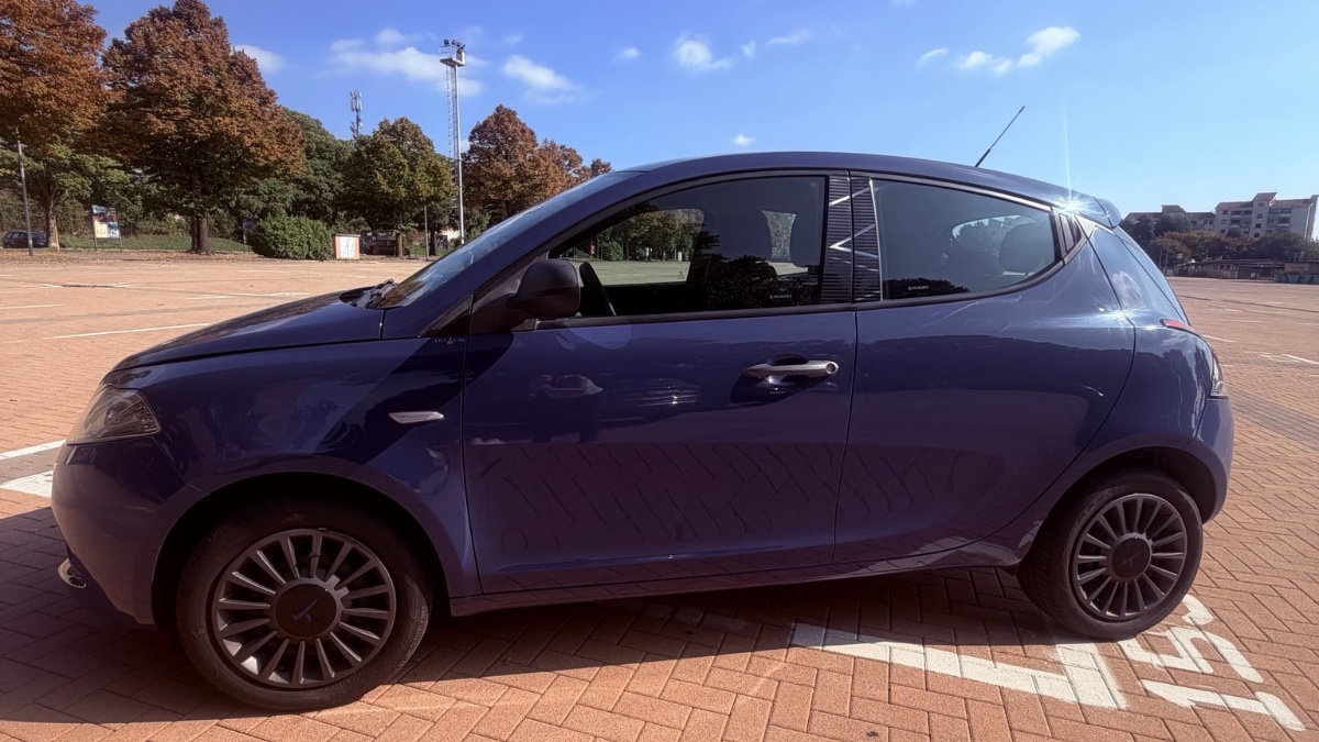 Lancia Ypsilon Top Blu