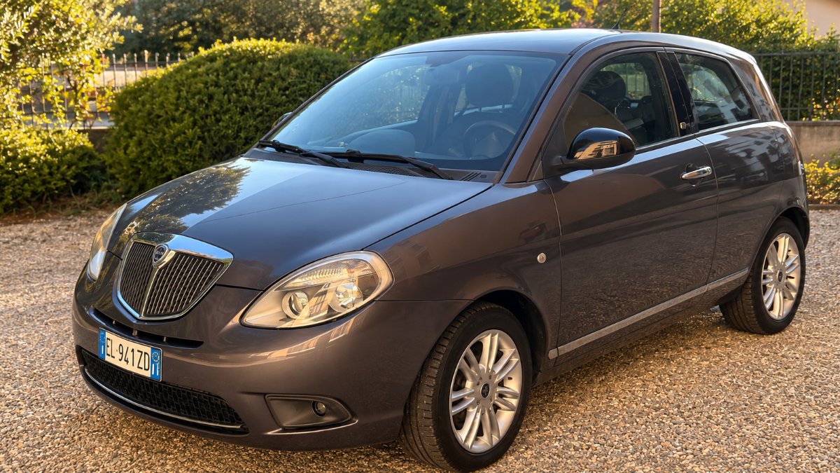 LANCIA YPSILON UNYCA