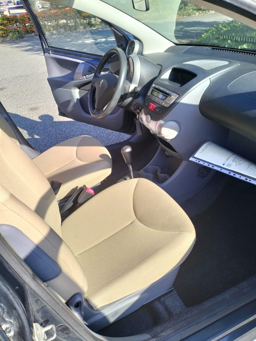 Peugeot 107 Grigia