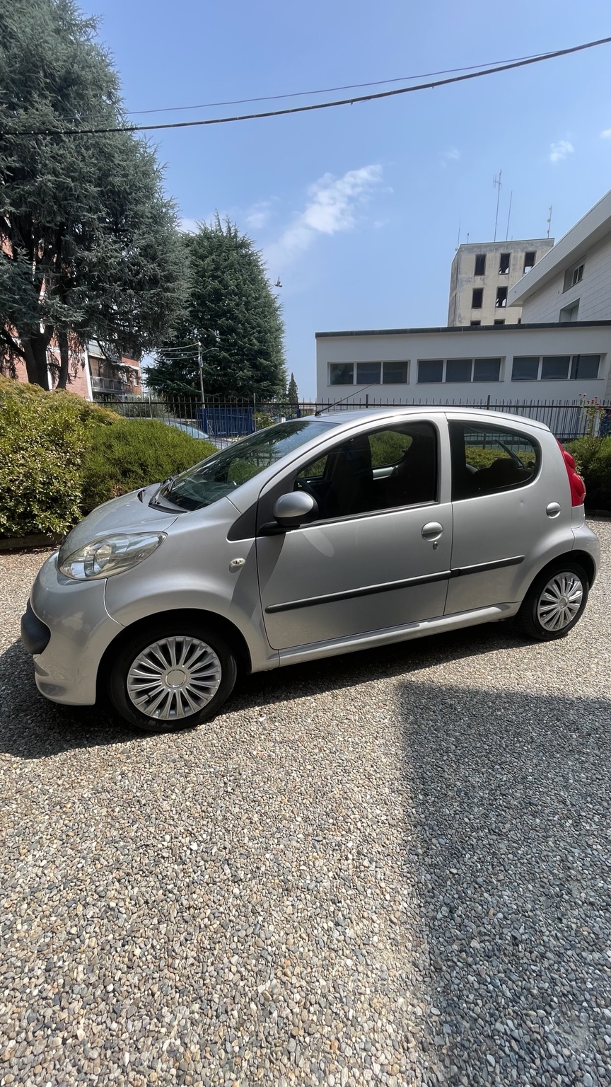 Peugeot 107 Grigia