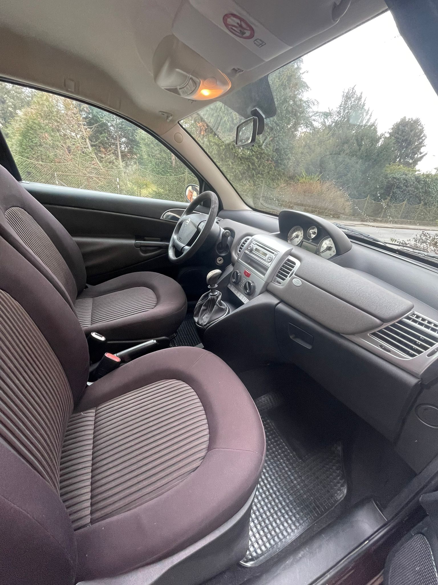 Lancia Ypsilon Viola